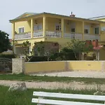 Lejlighed Deby House *