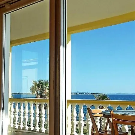 Deby House Apartamento Vir