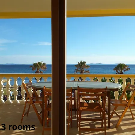 Apartment Deby House Vir