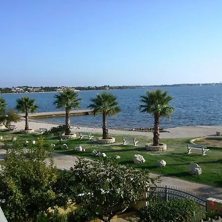 Apartment Deby House