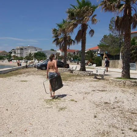 Apartment Deby House *