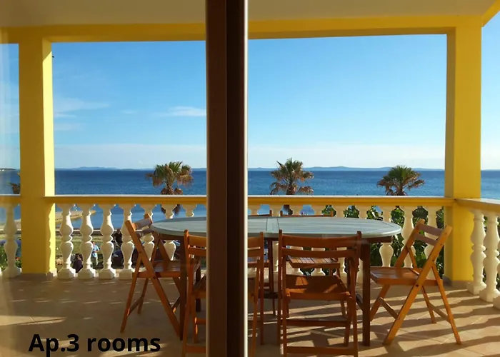 Appartement Deby House Vir