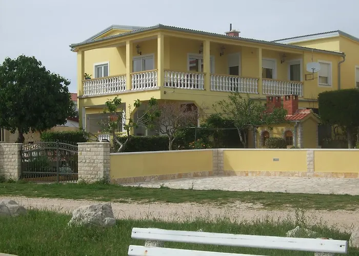 Appartement Deby House *